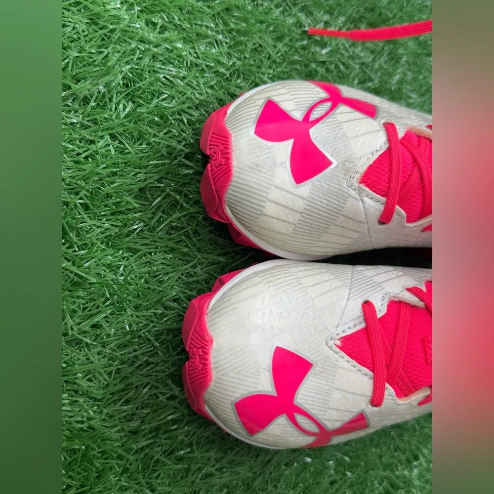 Under Armour Kids Soccer Cleats Size‎ 2.5
